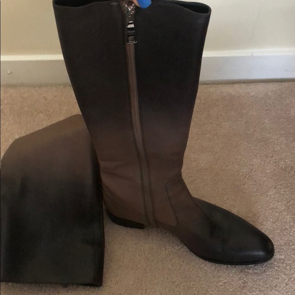 Prada boots - Picture 2 of 10